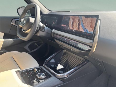 Used 2025 BMW X3 xDrive30i w/ Convenience Package image 21