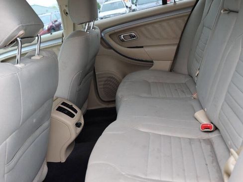 Used 2017 Ford Taurus SE image 17