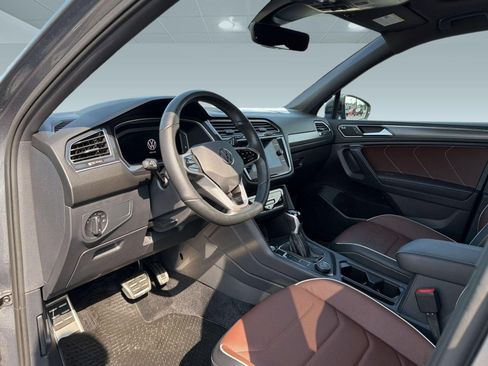 Used 2024 Volkswagen Tiguan SEL R-Line AWD/4WD image 7