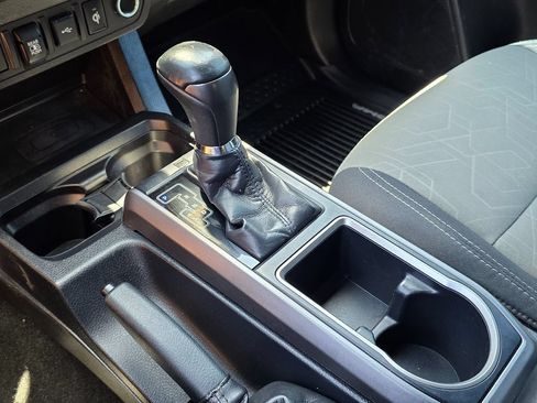 Used 2020 Toyota Tacoma TRD Off-Road w/ Technology Package RWD image 38