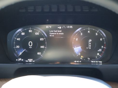 Used 2022 Volvo XC90 T6 Momentum w/ Advanced Package image 35