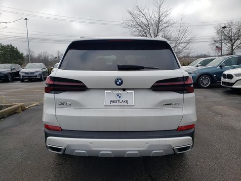 New 2026 BMW X5 xDrive50e image 5