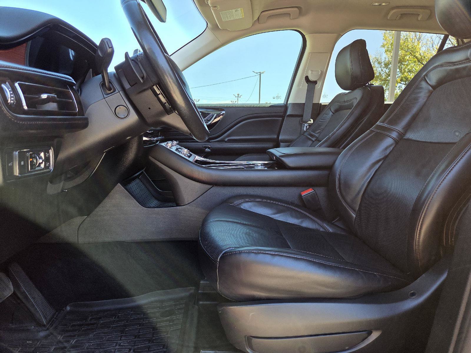 Used 2020 Lincoln Aviator Reserve w/ Elements Package Plus AWD/4WD image 25