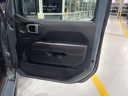 Used 2025 Jeep Gladiator Rubicon image 30