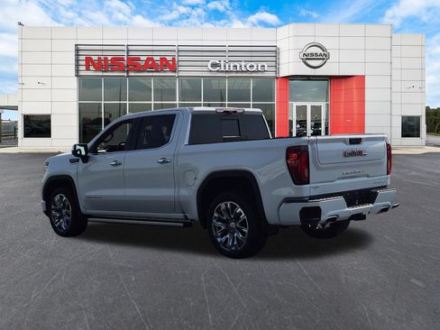 Used 2023 GMC Sierra 1500 Denali AWD/4WD image 5