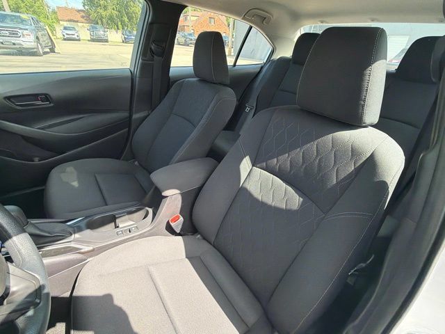 Used 2025 Toyota Corolla LE FWD image 18