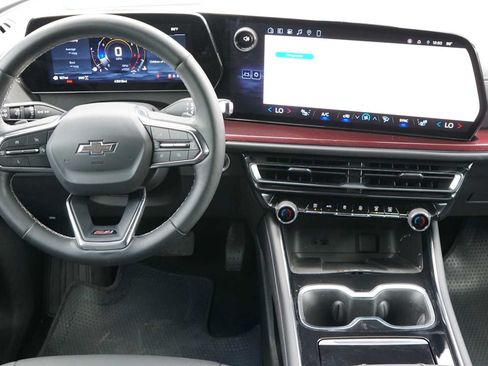 Used 2024 Chevrolet Traverse Z71 AWD/4WD image 24