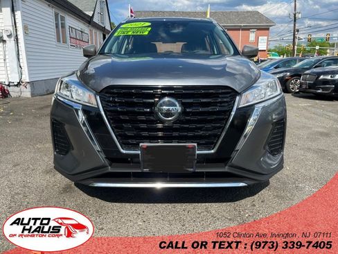 Used 2021 Nissan Kicks SV FWD image 1