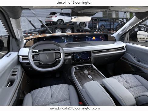 New 2026 Lincoln Navigator Black Label w/ Black Label Special Edition AWD/4WD image 12
