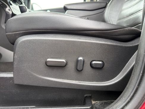 Used 2017 Ford Escape Titanium FWD image 16