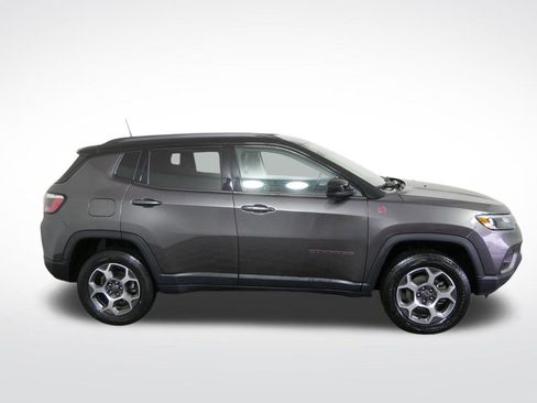 Used 2022 Jeep Compass Trailhawk w/ Trailhawk Convenience Group AWD/4WD image 2