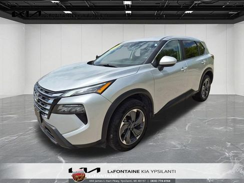 Used 2025 Nissan Rogue SV FWD image 1