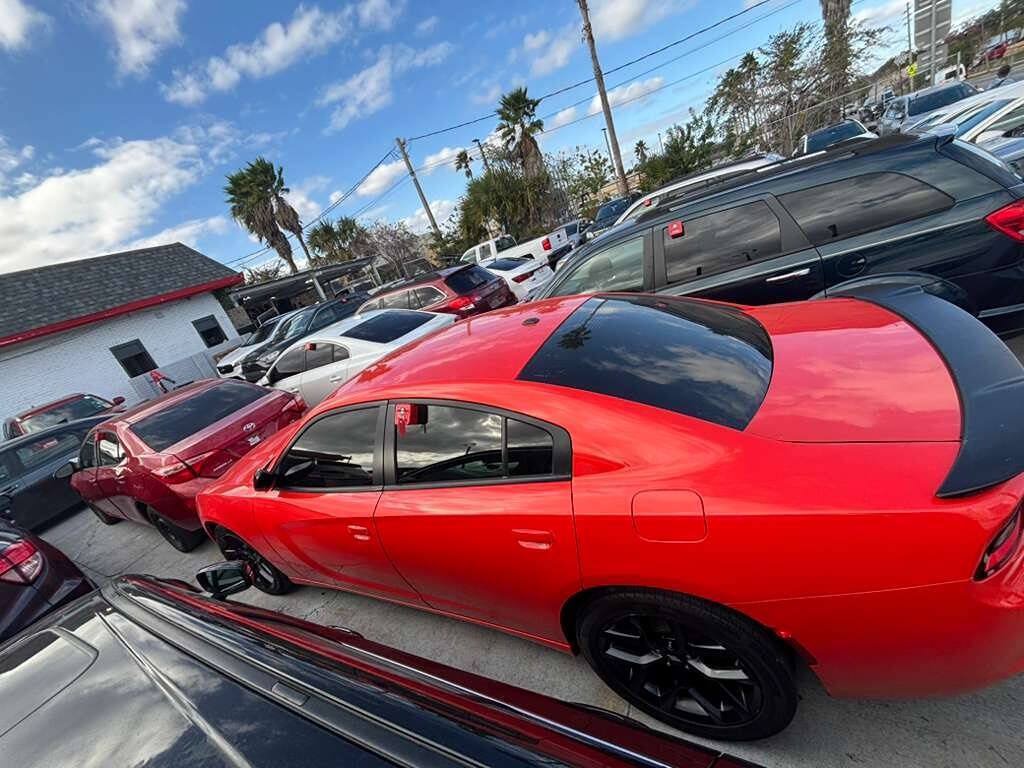 Used 2022 Dodge Charger SXT w/ Blacktop Package RWD image 11