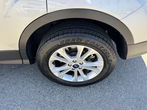 Used 2018 Ford Escape SE FWD image 38