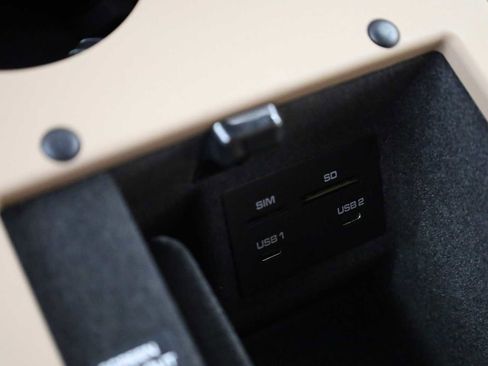 Certified 2024 Porsche Macan image 35