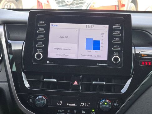 Used 2024 Toyota Camry SE image 16