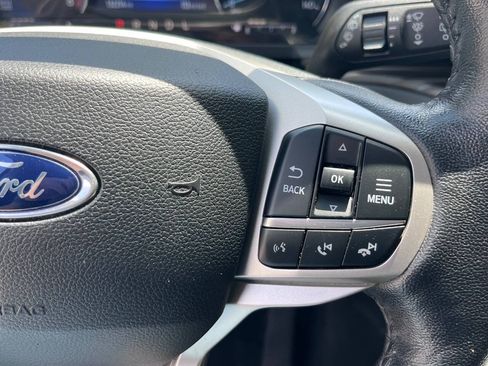 Used 2021 Ford Explorer Limited w/ Equipment Group 301A AWD/4WD image 36
