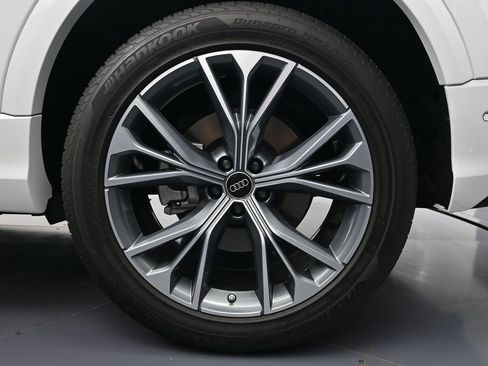 Used 2025 Audi Q8 Premium Plus AWD/4WD image 26
