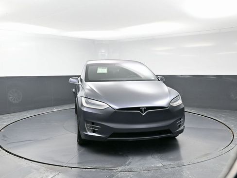 Used 2021 Tesla Model X Long Range image 3