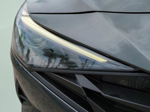 Certified 2023 Hyundai Elantra SEL FWD image 9
