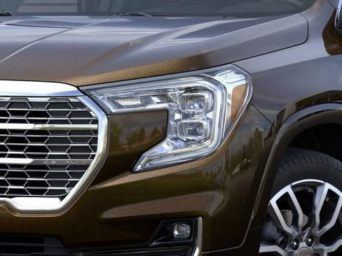 Used 2024 GMC Terrain Denali w/ Denali Premium Package image 10