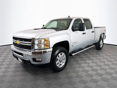 Used 2014 Chevrolet Silverado 2500 LT w/ Interior Plus Package AWD/4WD image 3