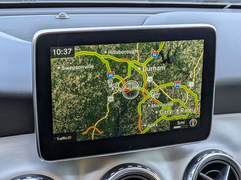 Used 2016 Mercedes-Benz GLA 250 4MATIC image 18