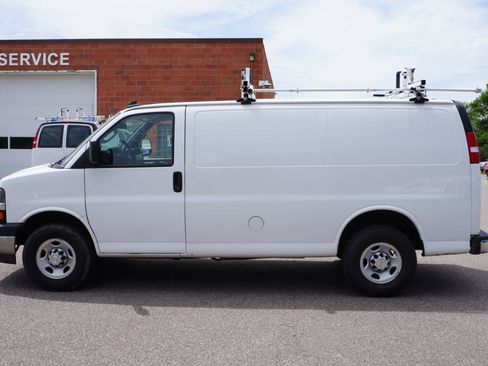 Used 2020 Chevrolet Express 2500 w/ Driver Convenience Package RWD image 2