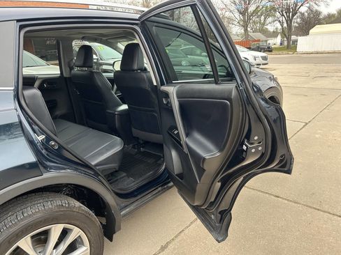 Used 2017 Toyota RAV4 Limited image 29