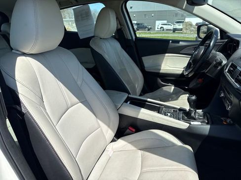 Used 2018 MAZDA MAZDA3 Grand Touring w/ Premium Equipment Package FWD image 11