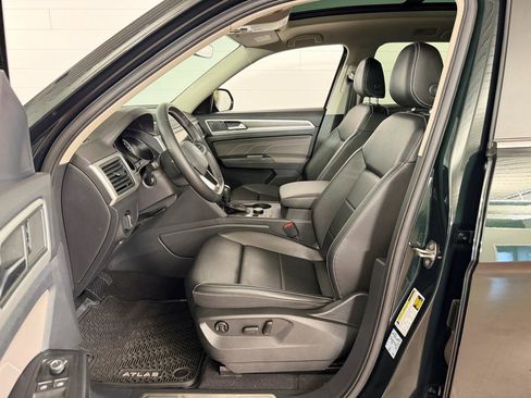 Used 2021 Volkswagen Atlas SE w/ Panoramic Sunroof Package AWD/4WD image 11