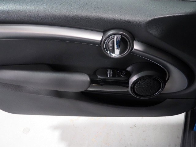 Used 2024 MINI Cooper 2-Door Hardtop FWD image 47