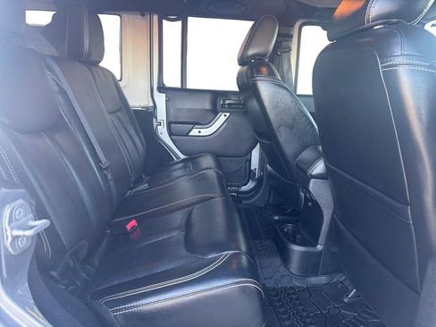 Used 2014 Jeep Wrangler Unlimited Sahara image 16