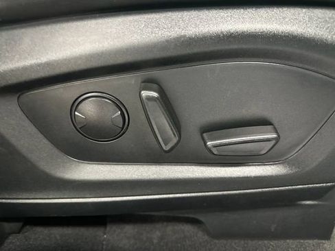 Used 2023 Ford Explorer XLT w/ Equipment Group 202A AWD/4WD image 25