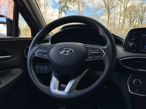 Used 2019 Hyundai Santa Fe SE image 18