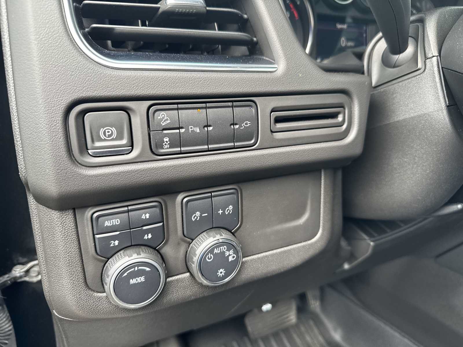 Certified 2021 Chevrolet Tahoe Z71 AWD/4WD image 28