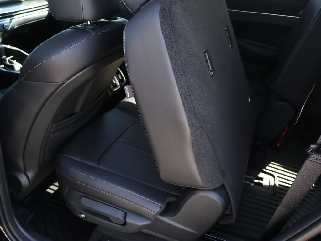 New 2026 Kia Sorento S w/ S Panoramic Sunroof Package AWD/4WD image 17