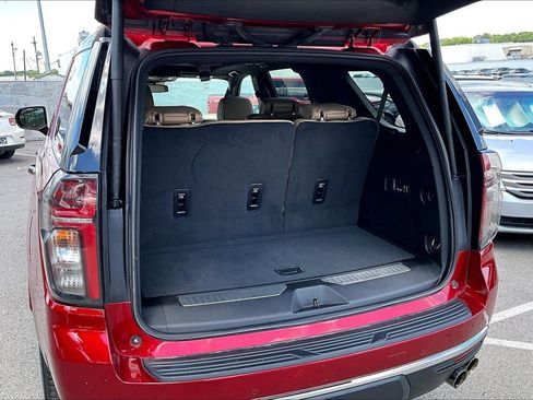 Used 2024 Chevrolet Tahoe Premier AWD/4WD image 4