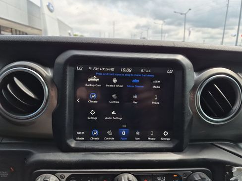 Used 2020 Jeep Gladiator Overland AWD/4WD image 34