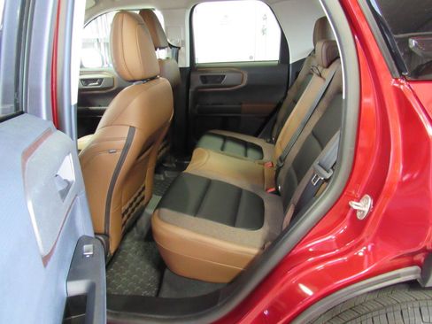 Used 2025 Ford Bronco Sport Outer Banks AWD/4WD image 23
