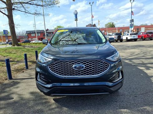 Certified 2024 Ford Edge SEL w/ Convenience Package AWD/4WD image 3