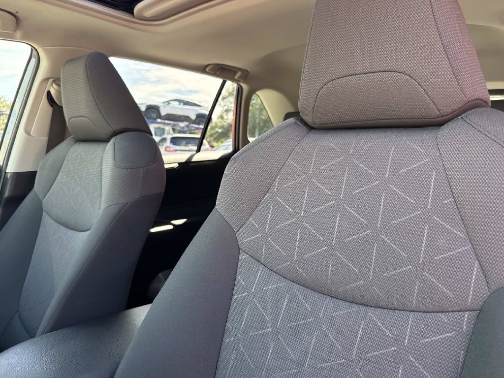 Used 2019 Toyota RAV4 XLE w/ Convenience Package AWD/4WD image 25