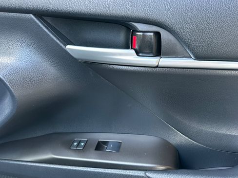 Used 2023 Toyota Camry SE image 20