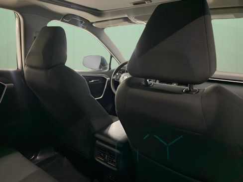 Used 2022 Toyota RAV4 XLE image 42