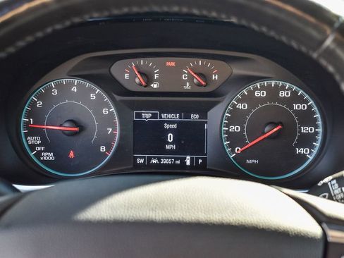 Used 2022 Chevrolet Traverse LT image 22