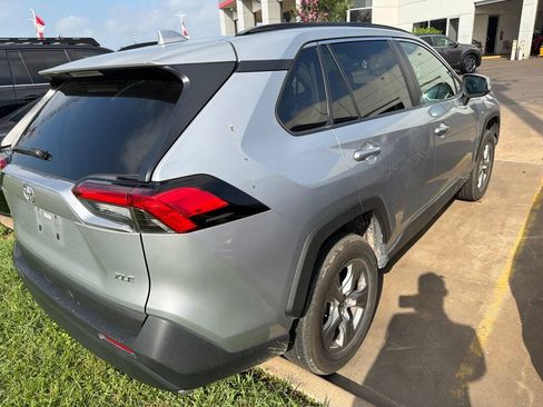 Used 2025 Toyota RAV4 XLE FWD image 5