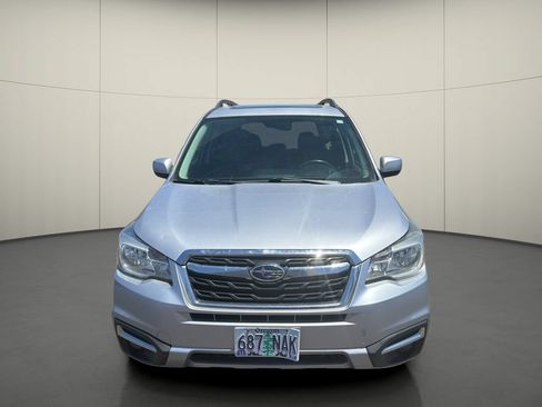 Used 2017 Subaru Forester 2.5i Premium AWD/4WD image 2