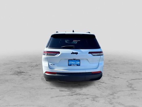 Certified 2024 Jeep Grand Cherokee L Laredo image 7