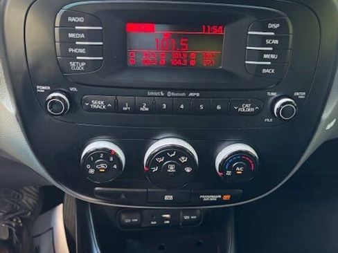 Used 2015 Kia Soul + FWD image 6