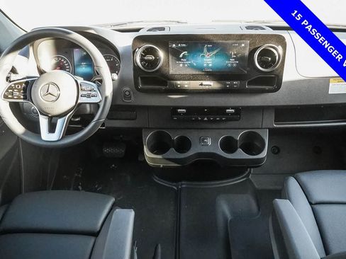 Used 2024 Mercedes-Benz Sprinter 2500 image 5